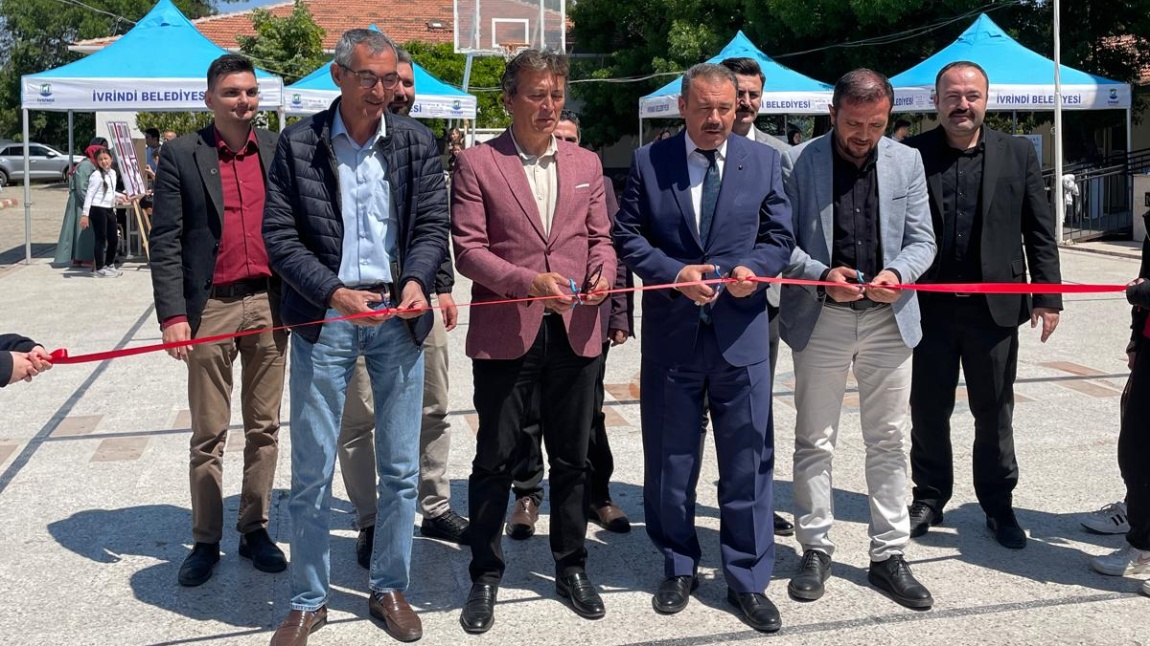OKULUMUZDA TÜBİTAK 4006 BİLİM FUARI HEYECANI!